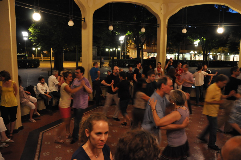 Rueda de Casino, Salsa, Kizomba, Bachata Rueda de Casino, Salsa, Kizomba, Bachata