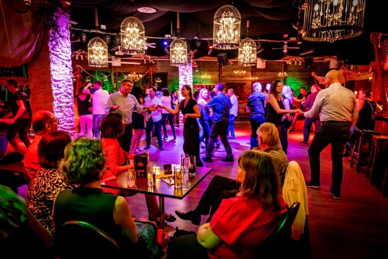 DanceInn & Schlosshof