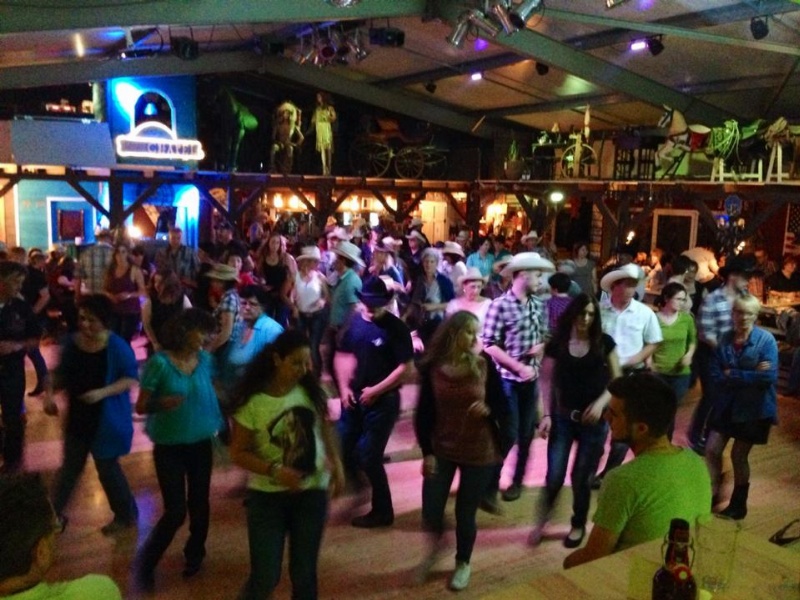 Line Dancing mit DJ ISA